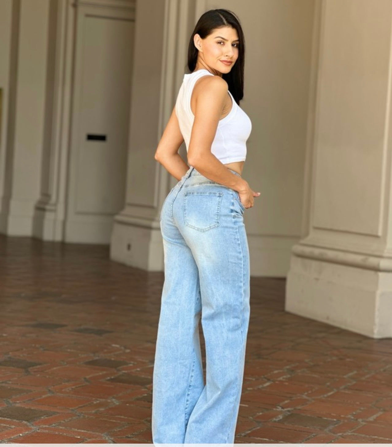 Wide Leg High-rise jeans